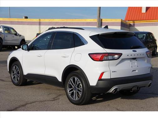 Photo 2 of 27 of 2020 Ford Escape SEL