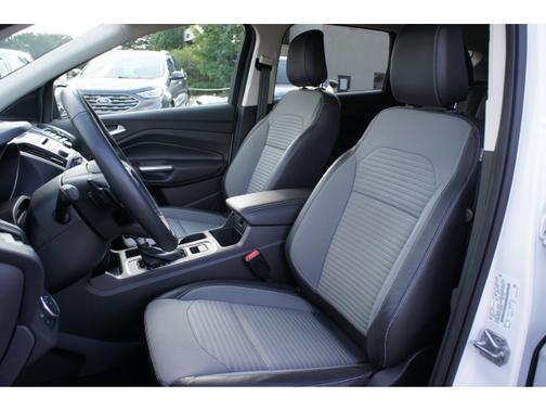 Photo 3 of 25 of 2018 Ford Escape SE
