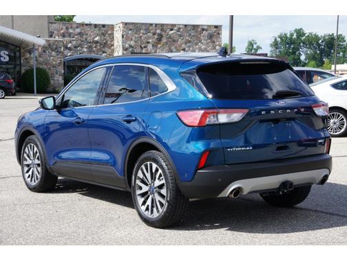 Photo 2 of 27 of 2020 Ford Escape Titanium