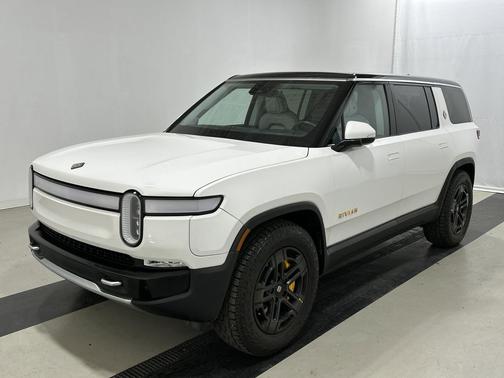 2023 Rivian R1S Adventure