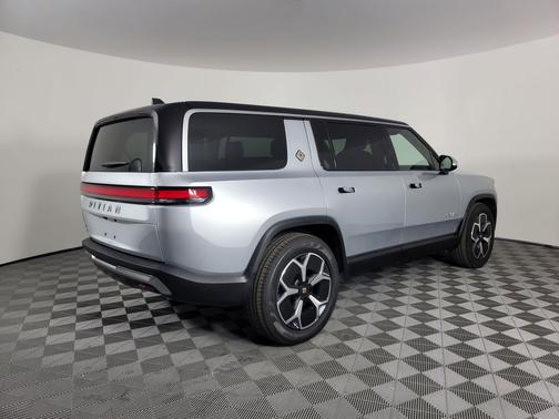 2024 Rivian R1S Adventure Package