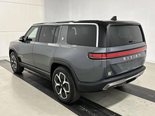 2024 Rivian R1S Adventure Quad Motor Large Pack