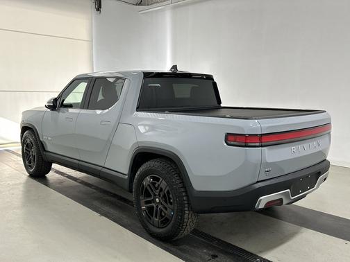 2023 Rivian R1T Adventure Package