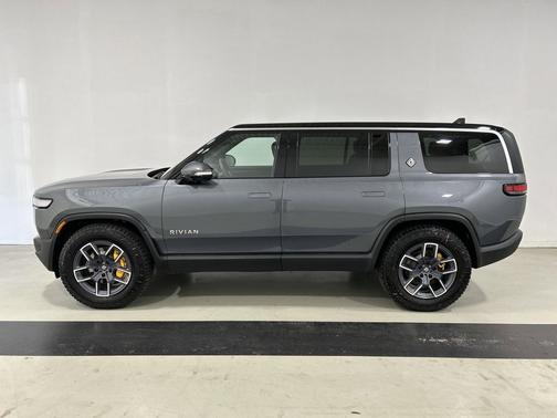 2023 Rivian R1S Adventure