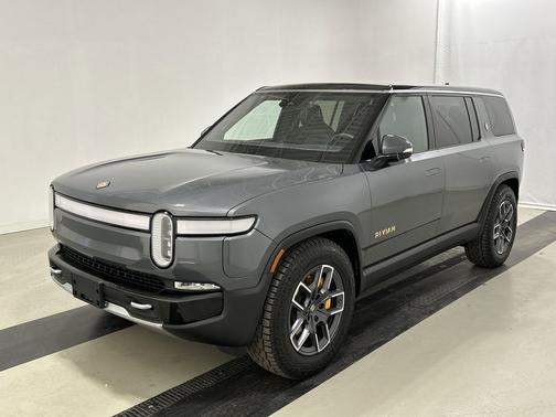 2023 Rivian R1S Adventure