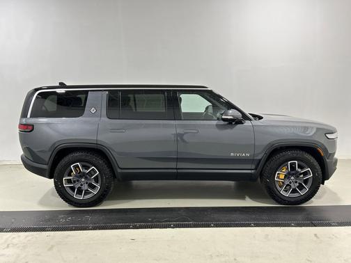 2023 Rivian R1S Adventure