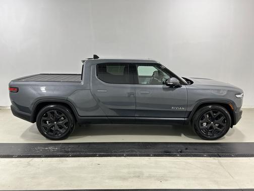 El Cap Granite paint 2025 Rivian R1T Adventure trim