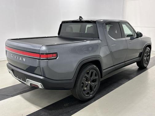 El Cap Granite paint 2025 Rivian R1T Adventure trim