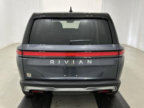 El Cap Granite 2024 Rivian R1S Adventure Quad Motor Large Pack