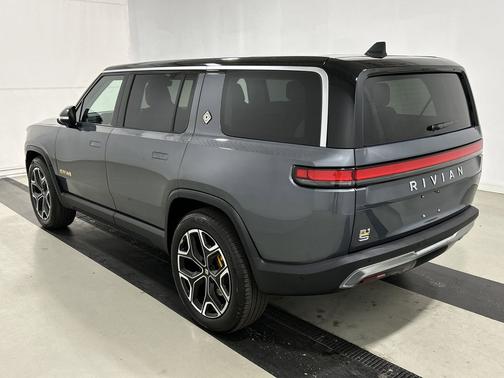 El Cap Granite 2024 Rivian R1S Adventure Quad Motor Large Pack