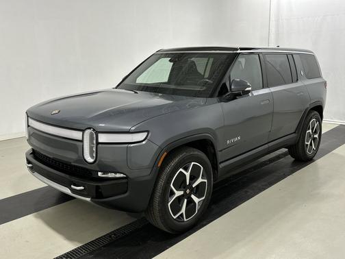 2023 Rivian R1S Adventure Package