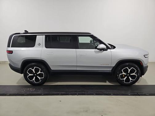 LA Silver 2024 Rivian R1S Adventure Quad Motor Large Pack