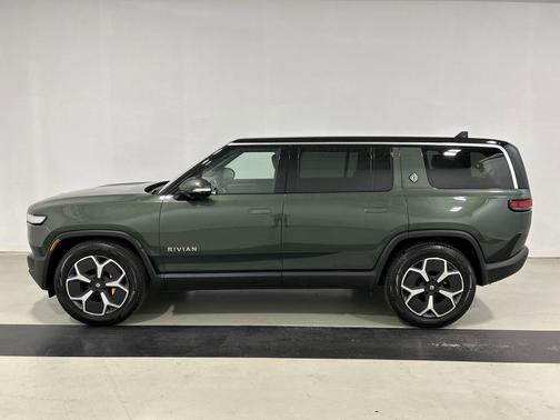 2023 Rivian R1S Adventure