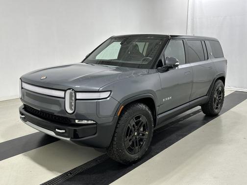 2024 Rivian R1S Adventure Package
