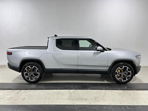 2022 Rivian R1T Adventure