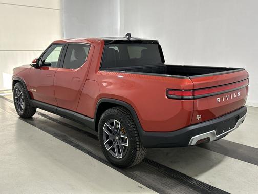 2023 Rivian R1T Adventure Quad Motor Large Pack