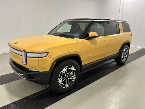 2023 Rivian R1S Adventure
