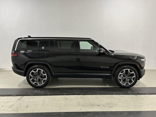 2025 Rivian R1S Adventure trim