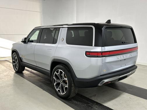 2023 Rivian R1S Launch Edition