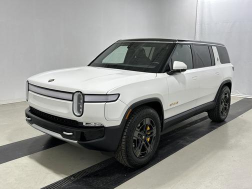 2023 Rivian R1S Adventure