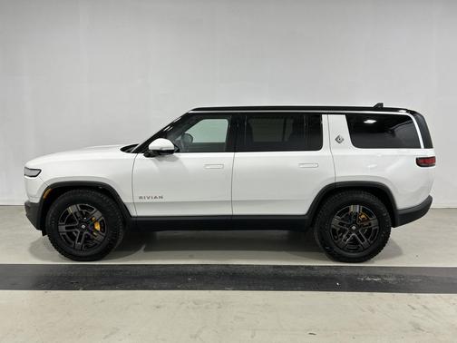 2023 Rivian R1S Adventure
