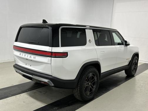 2023 Rivian R1S Adventure
