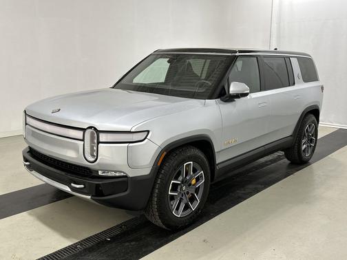 2023 Rivian R1S Adventure