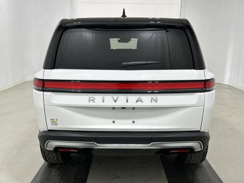 2024 Rivian R1S Adventure Quad Motor Large Pack