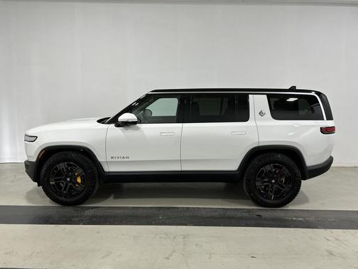 2024 Rivian R1S Adventure Quad Motor Large Pack
