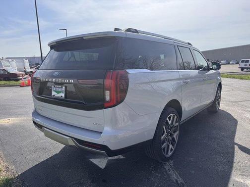 Space Silver 2026 Ford Expedition Max Platinum