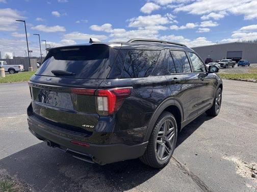 Agate Black Metallic 2026 Ford Explorer ST-Line