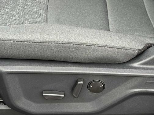 Agate Black Metallic 2026 Ford F-150 XLT
