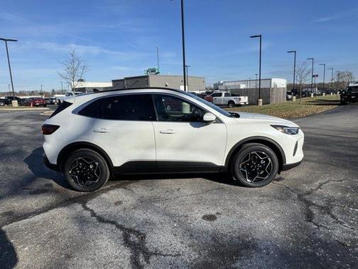 2026 Ford Escape Platinum