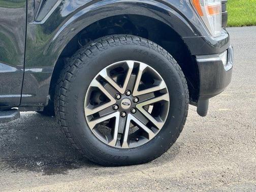 Agate Black 2022 Ford F-150 XL