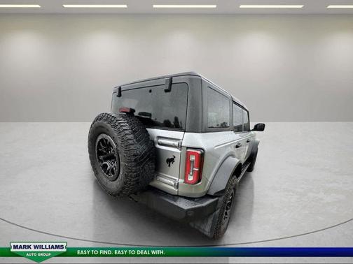 Iconic Silver Metallic 2022 Ford Bronco Wildtrak
