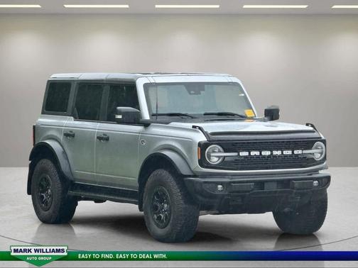 Iconic Silver Metallic 2022 Ford Bronco Wildtrak
