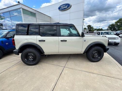 Desert Sand 2026 Ford Bronco Big Bend