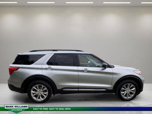 Iconic Silver Metallic 2023 Ford Explorer XLT