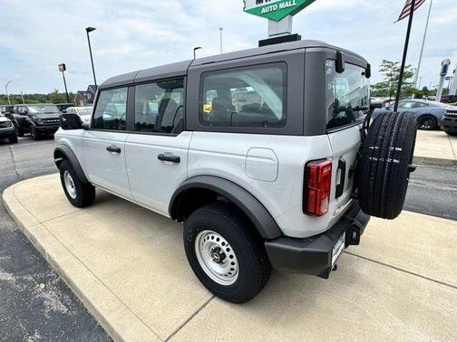 Avalanche Gray 2026 Ford Bronco Base