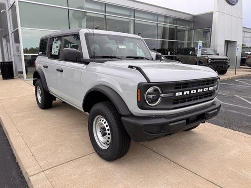 Avalanche Gray 2026 Ford Bronco Base