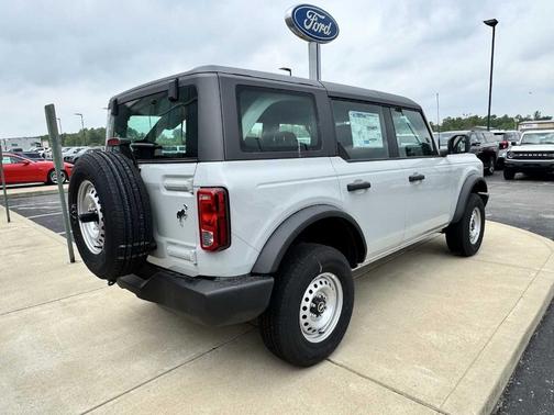 Avalanche Gray 2026 Ford Bronco Base