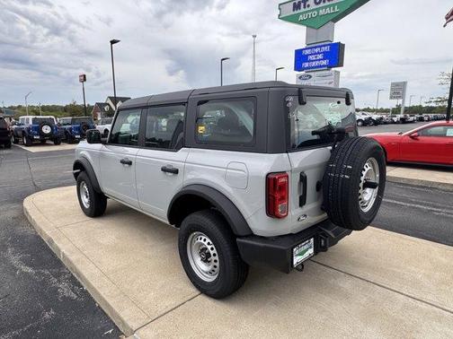 Avalanche Gray 2026 Ford Bronco Base