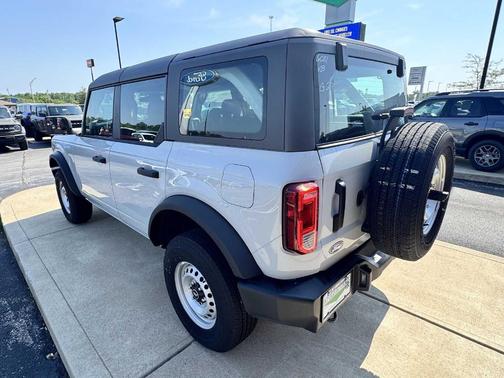 Avalanche Gray 2026 Ford Bronco Base