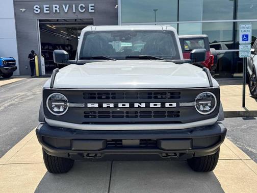 Avalanche Gray 2026 Ford Bronco Base