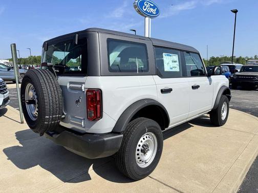 Avalanche Gray 2026 Ford Bronco Base