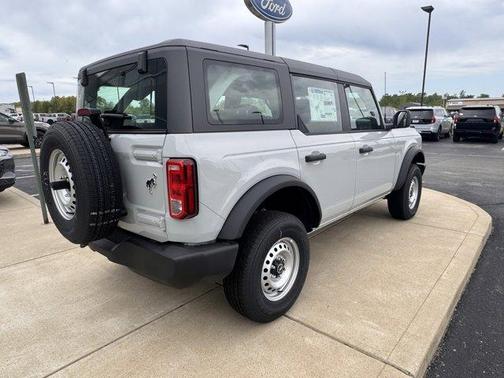 Avalanche Gray 2026 Ford Bronco Base