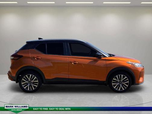 Monarch Orange / Super Black 2023 Nissan Kicks SV