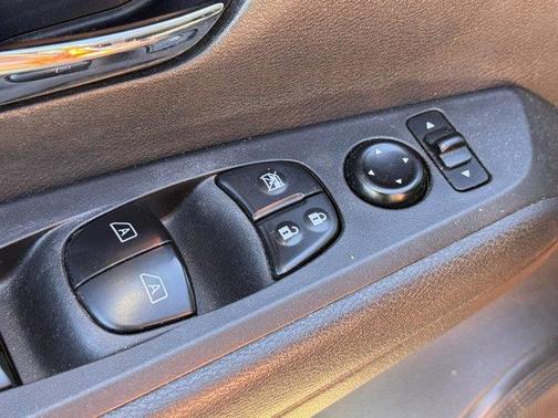 Monarch Orange / Super Black 2023 Nissan Kicks SV