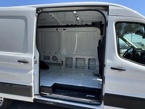 2025 Ford Transit-250 148 WB Medium Roof Cargo