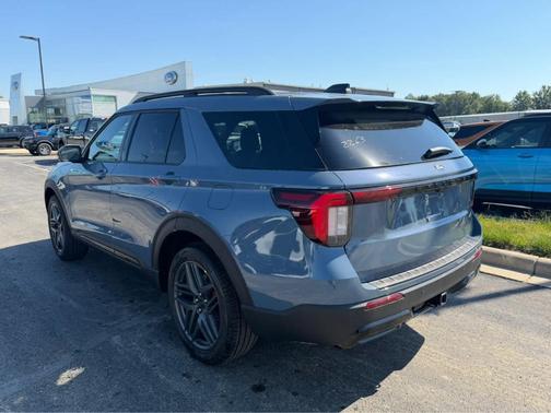 Vapor Blue Metallic 2027 Ford Explorer ST-Line